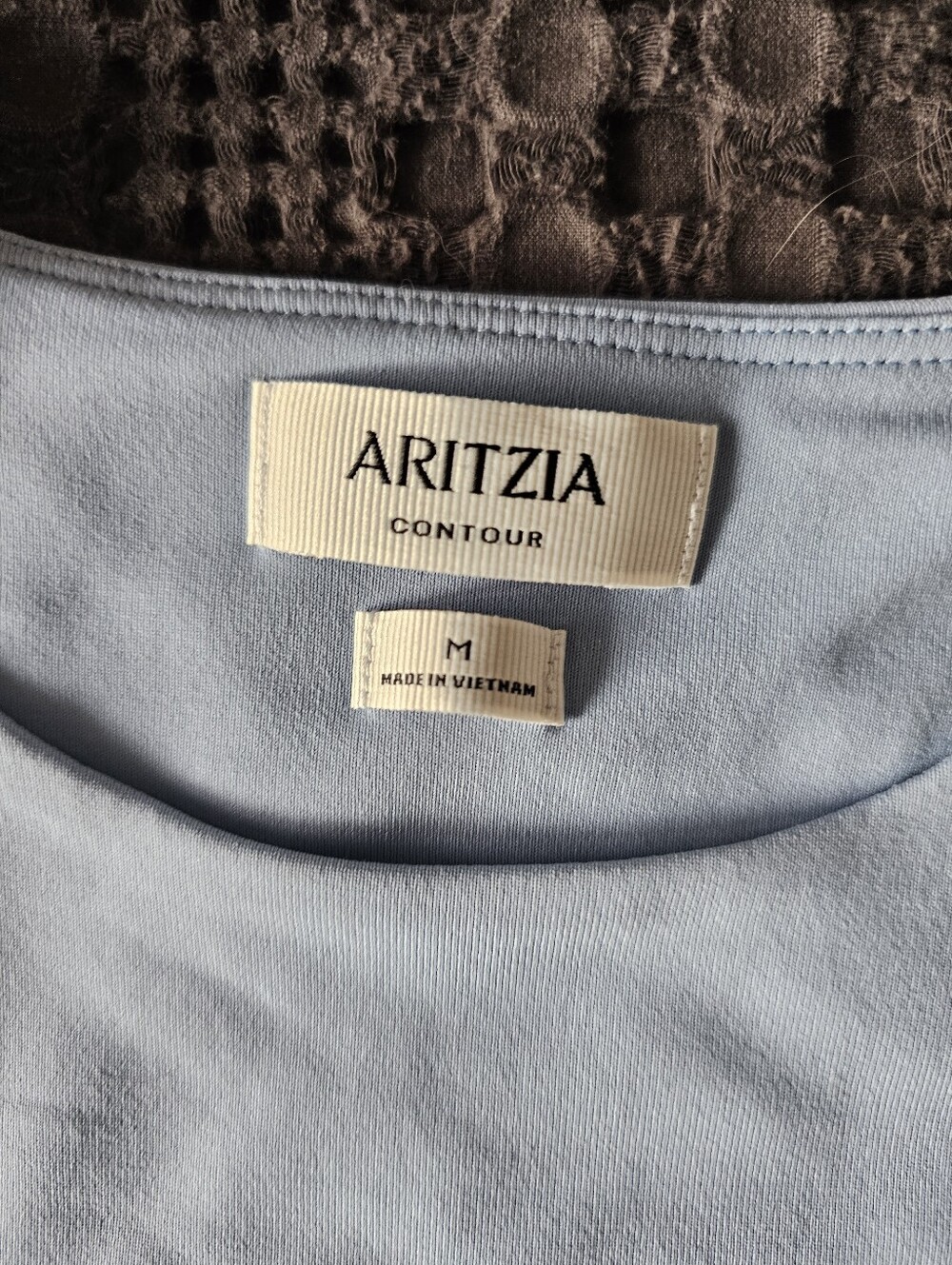Aritzia Contour Crew Waist Top Size Medium - Picture 3 of 3